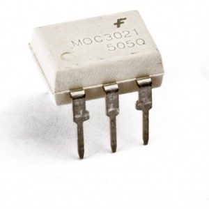 MOC3061M, Оптопара симисторная одноканальная изоляция 4.17кВ напряжение 600В 0.015A 0.25Вт -40...+85°С