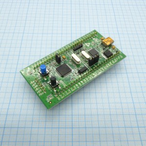 STM32VLDISCOVERY, Отладочный комплект на базе STM32F100 контроллера. В составе: ST-Link - внутрисхемный отладчик, пара светодиодов и кнопок.