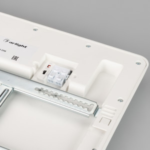 Светильник CL-FIOKK-S300x300-25W Day4000-MIX (WH, 120 deg, 230V) 034472, Накладной/встраиваемый светильник с изменяемой мощностью и цветовой температурой. Мощность 18-25 Вт, св. поток 1600-2300 лм, 75-90 лм/Вт, теплый 3000 K, дневной 4000K, белый 6000K, CRI>80, угол 120°, напряжение питания 230 В. Белый квадратный корпус из пл