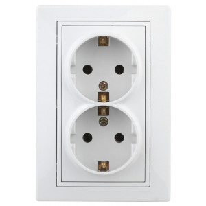 Розетка Plano 1Э-208-01 с заземлением двойная 2X2P+E Schuko со шторками, 16А-250В, СУ, без лапок, белый Б0038833