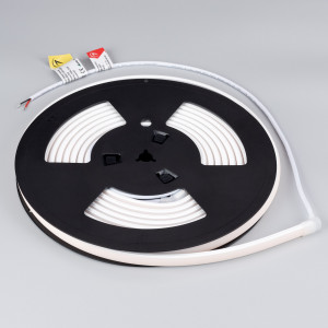 Лента герметичная MOONLIGHT-TOP-X320-11x7mm 24V Warm3000 (10 W/m, IP65, CSP, 5m, wire x2) 038317, Гибкая герметичная лента (неон серии MOONLIGHT), сечение 11х7 мм. Светодиоды CSP 320 шт/м. Цвет свечения ТЁПЛЫЙ БЕЛЫЙ (3000 К), индекс цветопередачи CRI>90, световой поток 750 лм/м, угол излучения 120°. Мощность 10 Вт/м, питание 24 В. Класс пылевлагозащит