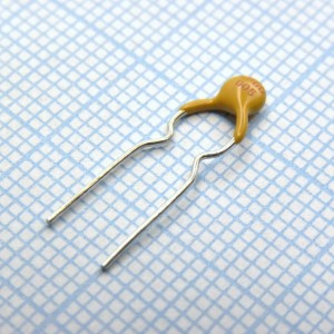 LP60-005F, Самовосстанавливающийся предохранитель PTC 0.05A(hold) 0.1A(trip) 60V 40A 0.26W 5s 7.3Ohm Radial 4 X 3.1mm, Bulk