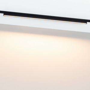 Светильник MAG-MICROCOSM-FLAT-L600-16W Warm3000 (BK, 100 deg, 24V) 043273, Светильник для магнитных треков MAG-MICROCOSM шириной 11 мм. Мощность 16 Вт, св. поток 720 лм,  45 лм/Вт, теплый 3000K, CRI>90, угол 100°, напряжение питания 24 В. Черный прямоугольный корпус из алюминия, экран поликарбонат, степень защиты IP20. Размер: д