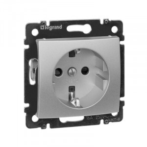 Розетка 1-м СП Valena 16А IP21 230/250В 2P+E с заземл. защ. шторки на винтах механизм алюм. 770121