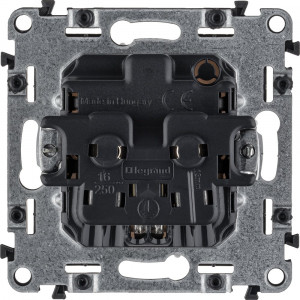 Розетка 1-м СП Valena Allure 16А IP2X 250В 2P+E 753721