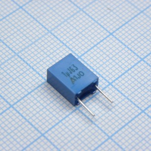 B32529C0105J000, конденсатор металлопленочный полиэтилентерефталатный 1uF ±5% 63V (7.3 X 4.5 X 9.5mm) радиальный 5mm россыпь
