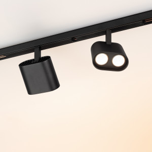 Светильник MAG-ORIENT-BLUM-12W Warm3000 (BK, 40 deg, 48V) 037037, Светильник для магнитных треков MAG-ORIENT шириной 26 мм. Мощность 12 Вт, св. поток 900лм, 75 лм/Вт, теплый 3000 K, CRI>90, угол 40°, напряжение питания 48 В. Черный фигурный корпус из металл, экран поликарбонат, степень защиты IP20.Размеры LxWxH 204x89x1