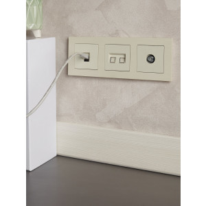 BRITE Розетка TV проходная РТВ10-0-БрКр бежевый BR-A10-P-K10