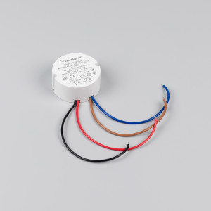 Блок питания ARJ-KE40700-PFC-TRIAC-R (28W, 700mA) 028270, Диммируемый источник тока по стандарту TRIAC с гальванической развязкой для светильников и мощных светодиодов. Входное напряжение 220-240 VAC. Выходные параметры: 27-40 В, 700 mА, 28 Вт. Встроенный PFC >0,92. Негерметичный пластиковый корпус IP 44. Габари