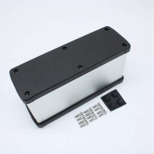 ALUG708SR080, Алюминиевый серебряный корпус с черными торцевыми панелями