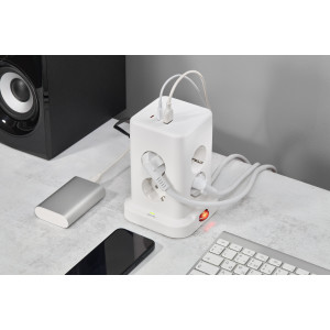 DOMINIC Удлинитель У08K 8 мест 2P+PE 1,5м 3х1,0мм2 16А/250В USB A+C 20Вт белый IEK DN-YP30-16-08-01-ZKU-K01