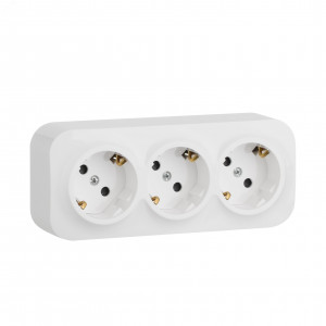 Розетка 3-местная для открытой установки с заземлением с защитными шторками с предварительным подключением 16А белый QUTEO 782238