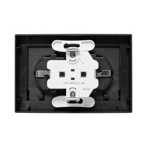 Механизм розетки двойной, 16А, IP44, с заземлением, со шторками, с рамкой, с крышками, ч-рный Эпика EKF UP1-SOB-211-44