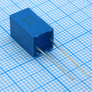 B32529D1105K189, Конденсатор металлоплёночный полиэтилентерефталатный 1мкФ 100В ±10% (7.8х7.8х13мм) шаг выводов 5мм 125°С автомобильного применения лента в коробке