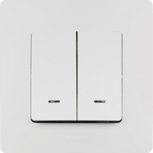 Выключатель 2-кл. СП Etika 10А IP20 250В 10AX с подсветкой/индикацией безвинтов. зажимы механизм бел. Leg 672204