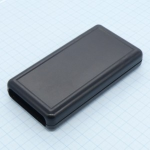 G939B, Пластиковый корпус черного цвета из прочного  пластика с отсеком для батарей