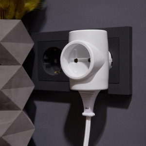 Разветвитель 3-м без заземл. 6-10А 220В евростандарт 11-1068