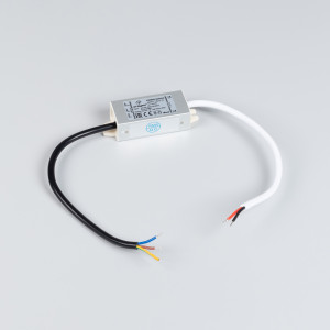 Блок питания ARPV-12012-D (12V, 1.0A, 12W) 022205, Источник напряжения с гальванической развязкой для светодиодных изделий. Входное напряжение 170-265 VAC. Выходные параметры: 12 В, 1 А, 12 Вт. Встроенный PFC >0,5. Герметичный алюминиевый корпус IP 67. Рабочая температура -30…+50C?. Габаритные размеры дли