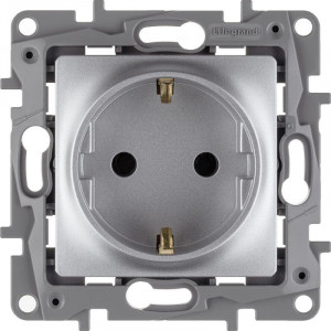 Розетка 1-м СП Etika 16А IP20 250В 2P+E с заземл. немецк. стандарт винтов. клеммы механизм алюм. Leg 672421