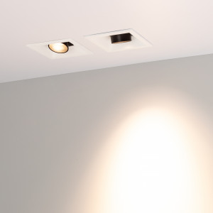 Светильник MS-ORIENT-BUILT-TURN-TC-S67x67-3W Warm3000 (WH-BK, 30 deg, 230V) 031927, Встраиваемый поворотный светильник. Мощность 3 Вт, св. поток 180 лм, 60 лм/Вт, теплый 3000 K, CRI>98, угол 30°, напряжение питания 230 В. Белый прямоугольный корпус из алюминия, экран PMMA, степень защиты IP20. Размер: длина 67 мм, ширина 67 мм, высота 50