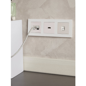 Рамка 3-м BRITE РУ-3-Бр бел. рифленый BR-M32-51-K01