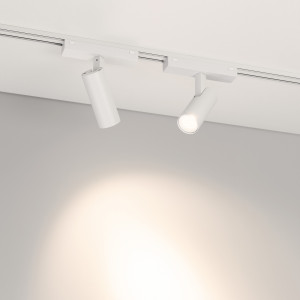 Светильник MAG-VIBE-SPOT-R35-8W Warm3000 (WH, 24 deg, 48V) 044463, Светильник для магнитных треков MAG-VIBE. Мощность 8 Вт, св. поток 620 лм, 77 лм/Вт, теплый 3000 K, CRI>90, угол 24°, напряжение питания 48 В. Белый фигурный корпус из алюминия, экран PMMA, степень защиты IP20.Размеры LxWxH 122x35x81 мм. Длина светоизлуча