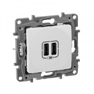 ETIKA Зарядное устройство с двумя USBразьемами 240В/5В 2400мА белый 672294