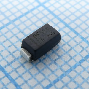 SMAJ28A-TR, Ограничитель напряжения Р=400Вт U=28В однонаправленный