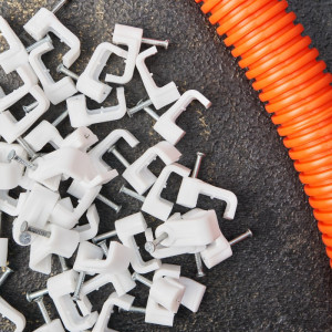 Крепеж кабеля плоский 12 х 6 мм, белый (упак. 50 шт) 07-4212