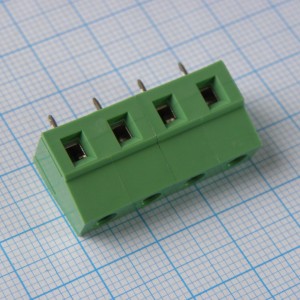 DG128-7.5-04P-14-00A(H), Винтовой клеммный блок c рельефной обоймой, 4 контакта шаг 7.5мм зеленый
