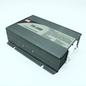 TS-200-212B, DC-AC, 200Вт, Рпик=400Вт, Uвх=10.5…15В DC, Uвых=220В АС, КГИ<3%, изоляция 3000В AC, в кожухе 205х158х59мм, вес 1.63кг, -10…+60°С