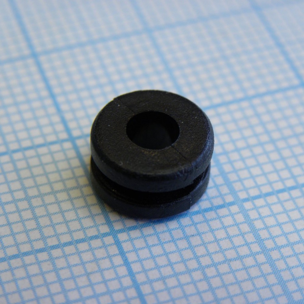 Втулка резиновая предохранительная для ввода кабеля