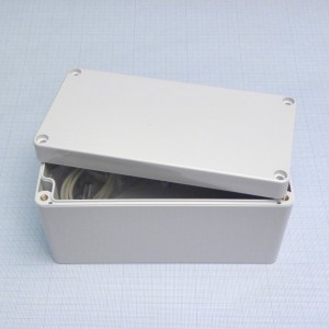 G265, Герметичный корпус из поликарбоната, IP65, светло-серый