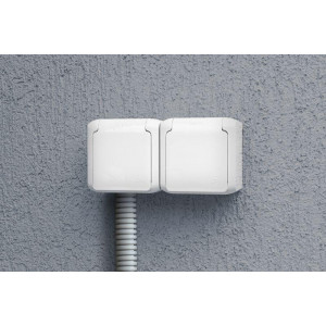 Розетка 2-м ОП Quteo 16А IP44 250В 2х2P+E с заземл. защ. шторки с крышкой бел. 782323