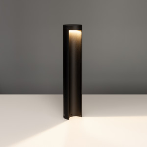 Светильник LGD-Path-Round90-H450B-7W Warm White 020348, 450мм уличный светодиодный светильник для подсветки дорожек. Цвет ТЕПЛЫЙ БЕЛЫЙ 3000К, светодиоды 7Вт CREE (200лм). Влагозащищенный корпус IP54 - черный алюминий, экран закалённое стекло. Питание 230В, мощность 7 Вт. Размеры Ф90х450 мм.