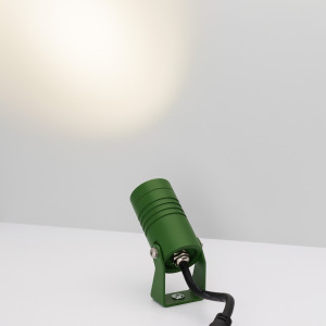 Светильник ALT-RAY-R42-5W Warm3000 (RAL 6010, 25 deg, 230V) 042661, Уличный светодиодный прожектор, мощность 5Вт, угол освещения 25°. Цвет ТЕПЛЫЙ 3000К, световой поток 310лм. Влагозащищенный корпус IP67 - темно-зелёный (RAL 6010)  алюминий, экран из закалённого стекла. Угол поворота корпуса в вертикальной плоскости 135°