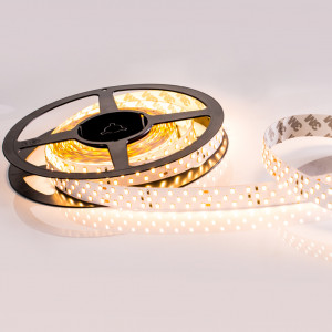 Лента RT 2-5000 24V Warm3000 3x2 (2835, 1260 LED, LUX) 019927(B), Гибкая лента LUX, светодиоды smd 2835, 252 шт/м (1260шт на 5м), белая плата 19 мм, скотч 3М. Цвет ТЁПЛЫЙ 2900-3100K. Питание 24V, мощность 27 Вт/м (135 Вт на 5м), угол 120°, цветопередача CRI>85. Размеры 5000х19x1.5мм. Мин.отрезок 83.33мм, 21 светодиод. Ц