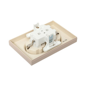 Механизм розетки двойной, 16А, с заземлением, со шторками, с рамкой, кремовый Эпика EKF UP1-SOI-211