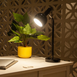 Светильник настольный 60W Цоколь Е14 Механический выключатель UML-B702 E14 BLACK Черный ТМ UL-00010158