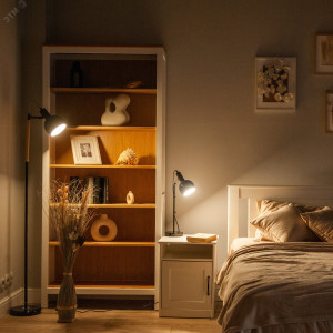 Светильник настольный 60W Цоколь Е14 Механический выключатель UML-B702 E14 BLACK Черный ТМ UL-00010158