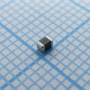 B72510E0250K062, Var MOV 25VAC/31VDC 80A 35.1V to 42.9V 0805 SMD Automotive T/R