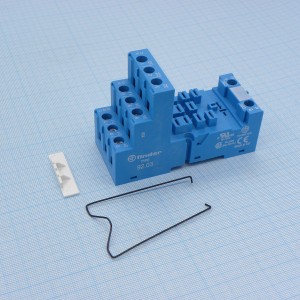 92.03SMA, Розетка с винтовыми клеммами (с зажимной клетью) для реле 62.31, 62.32, 62.33; применяются модули 86.00, 86.30, 99.02; в комплекте металлическая клипса 092.71; версия: синий цвет