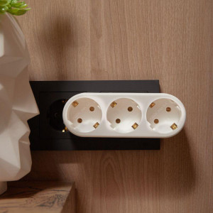 Разветвитель 3-м с заземл. 16А IP20 линейный бел. 11-1079