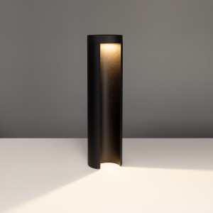 Светильник LGD-Path-Round120-H650B-12W Warm White 020337, 650мм уличный светодиодный светильник для подсветки дорожек. Цвет ТЕПЛЫЙ БЕЛЫЙ 3000К, светодиоды 12Вт CREE (470лм). Влагозащищенный корпус IP54 - черный алюминий, экран закалённое стекло. Питание 230В, мощность 12 Вт. Размеры ДхВ -120х650 мм.