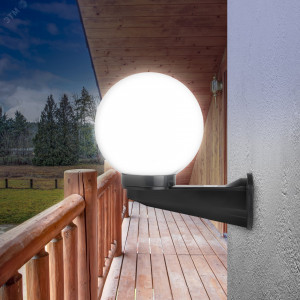 НБУ 01-60-201 Светильник садово-парковый шар опал с настенным крепежом D200mm Е27 (2/60) Б0048074