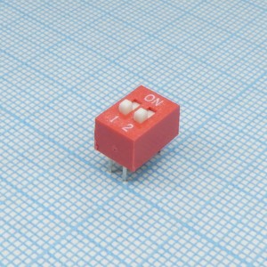 L-KLS7-DST-02-R-00, DIP-переключатель 2 группы красный монтаж в отверстие шаг 2.54мм 0.025A 24В с выступающим движком