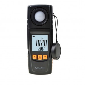 Измеритель освещенности с термом. GM1020, Предназначен для измерения освещенности и температуры окружающей среды.