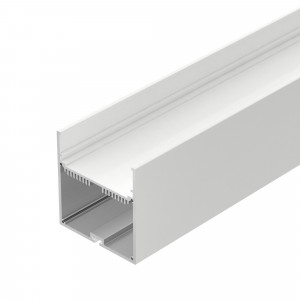 Профиль с экраном SL-LINE-7477-2500 WHITE+OPAL 021372, Комплект с экраном. Алюминиевый профиль для светодиодных лент и линеек. Цвет - белый RAL9003 (порошковая окраска). Габаритные размеры (LхWхH): 2500x74x77 мм. Ширина площадки для ленты 60 мм. Отсек для БП 70х40мм. Белые заглушки в комплекте (2шт).