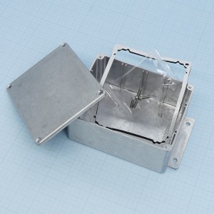 BS25MF, Герметичный алюминиевый корпус с фланцами с прокладкой, IP66, некрашеный