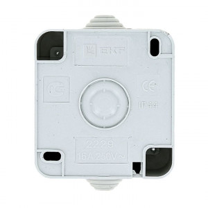 Прага Розетка 1-местная 16А с заземлением с крышкой IP44 белая с защ. штор. EKR16-029-10-440